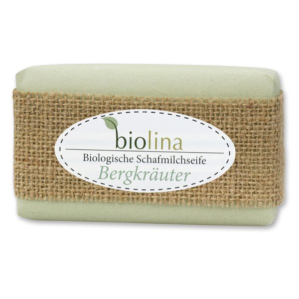 Biolina Schafmilchseife 200g verpackt mit grünem Papier und Juteband, Bergkräuter 