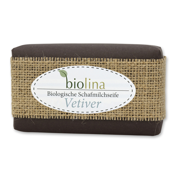 Biolina Schafmilchseife 200g verpackt mit grauem Papier und Juteband, Vetiver 