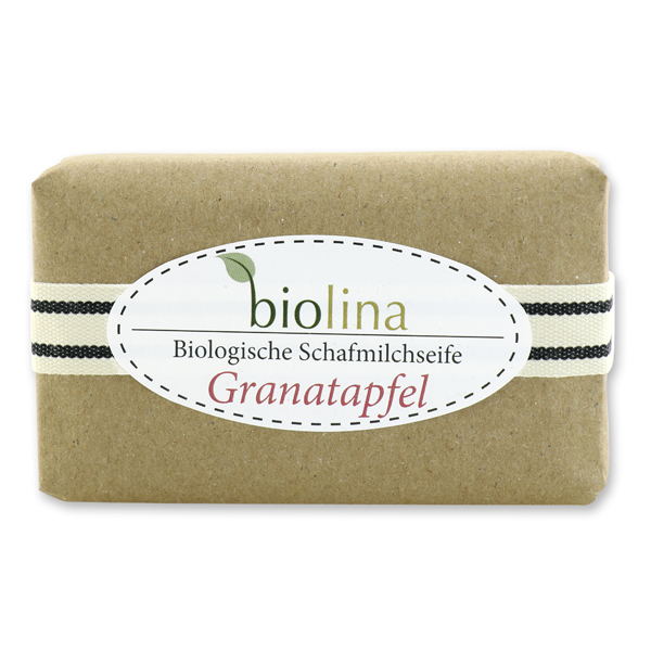 Biolina Schafmilchseife 200g verpackt mit braunem Papier und Dekoband gestreift, Granatapfel 