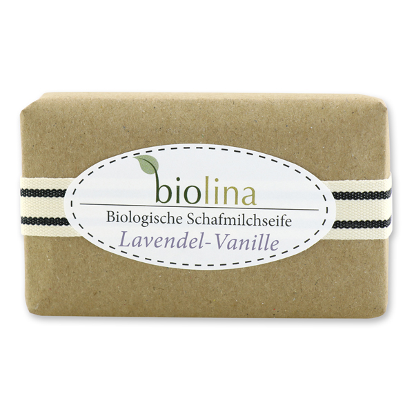 Biolina Schafmilchseife 200g verpackt mit braunem Papier und Dekoband gestreift, Lavendel Vanille 