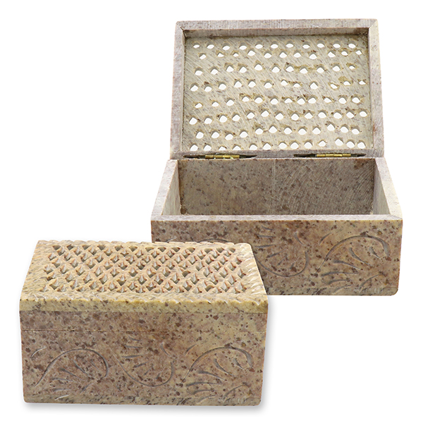 Casket soap stone 10,8x7,8x5,2cm 