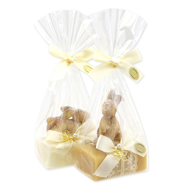 Schafmilchseife eckig 100g dekoriert mit Hase in Cello, Classic/Zirbe 