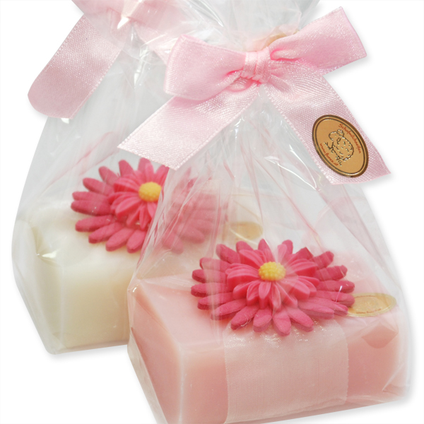 Sheep milk soap 100g, decorated with a marguerite flower in a cellophane, Classic/peony 