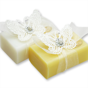 Schafmilchseife eckig 100g, dekoriert mit Häkelschmetterling, Classic/Kamille 