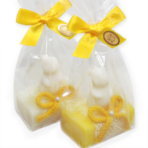 Schafmilchseife eckig 100g dekoriert mit Seife Hase Langohr 23g in Cello, Classic/Frangipani 