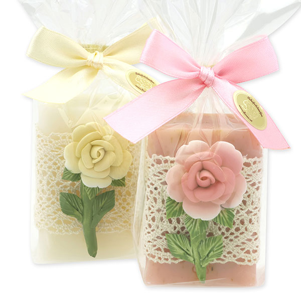 Schafmilchseife eckig 100g dekoriert mit Blume in Cello, Classic/Wildrose 