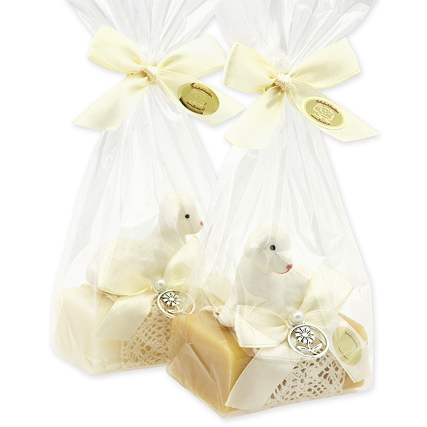 Schafmilchseife eckig 100g dekoriert mit Lamm in Cello, Classic/Zirbe 