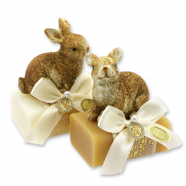 Schafmilchseife eckig 100g dekoriert mit Hase, Classic/Zirbe 