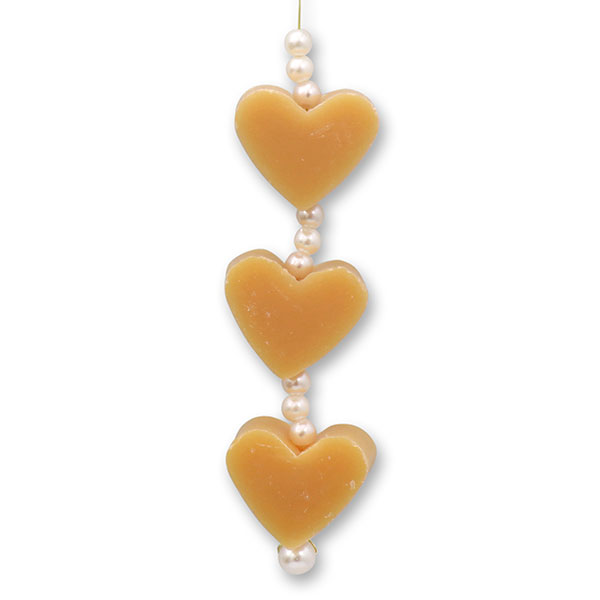 Schafmilchseife Herz mini 3x8g hängend dekoriert mit Perlen, Zirbe 