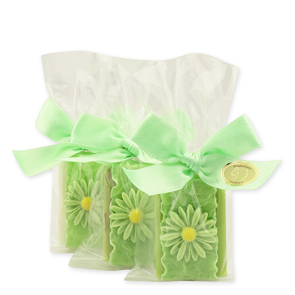 Sheep milk guest soap 25g decorated with a flower in a cellophane, Classic/pear 