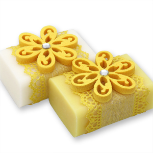 Sheep milk soap 100g, decorated with a felt flower, Classic/chamomile 