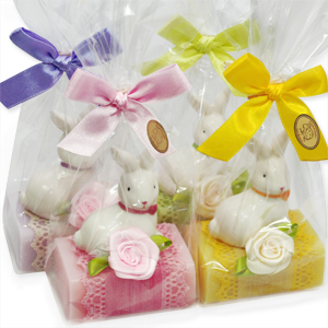 Sheep milk soap 100g decorated with a porcelain rabbit in a cellophane, sortiert 