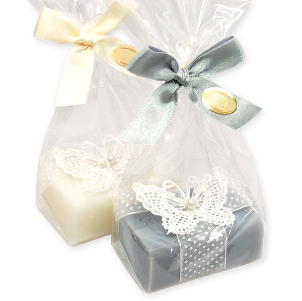 Schafmilchseife eckig 100g, dekoriert mit Häkelschmetterling in Cello, Classic/Edelweiß 