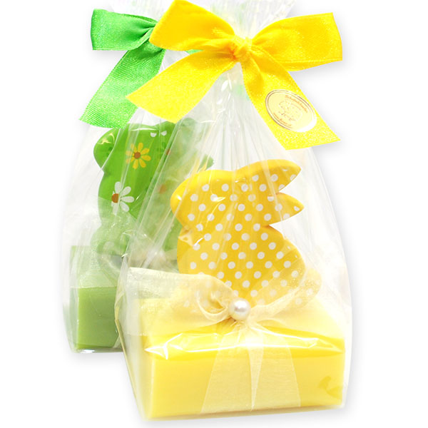 Schafmilchseife eckig 100g dekoriert mit Hase in Cello, Grapefruit/Ginko 