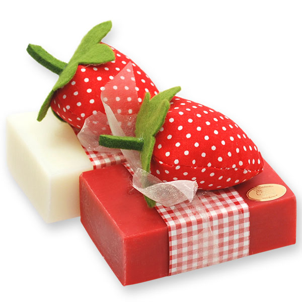 Schafmilchseife eckig 150g, dekoriert mit Stofferdbeere, Classic/Granatapfel 