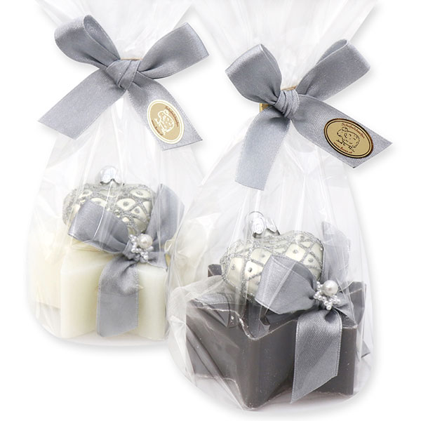Schafmilchseife Stern 80g dekoriert mit Herz-Glashänger in Cello, Classic/Christrose 
