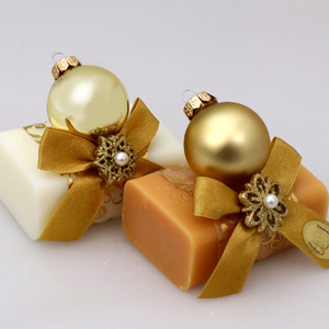 Sheep milk soap 100g decorated with a glass christmas ball, Classic/quince 