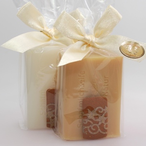 Schafmilchseife eckig 100g dekoriert mit Filzkerze in Cello, Classic/Quitte 