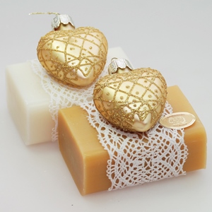 Sheep milk soap 100g decorated with a gold glass heart, Classic/Quince 