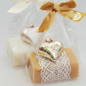 Sheep milk soap 100g decorated with a glass heart in a cellophane, Classic/quince 