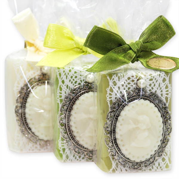 Sheep milk soap 100g decorated with a medaillon 7,5g in a cellophane, sorted 