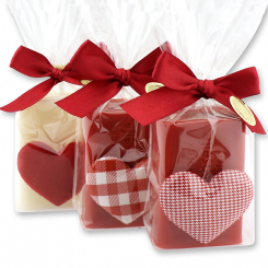 Sheep milk soap 100g, decorated with a checkered fabric heart in a cellophane, Classic/pomegranate 