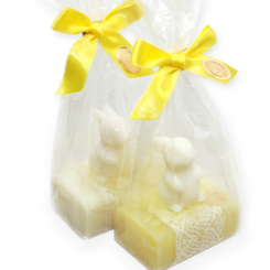 Schafmilchseife eckig 100g dekoriert mit Seife Hase Langohr 23g in Cello, Classic/Himmelschlüssel 