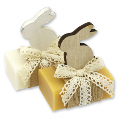 Schafmilchseife eckig 100g dekoriert mit Hase, Classic/Zirbe 