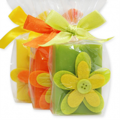 Schafmilchseife eckig 100g, dekoriert mit Blume in Cello, sortiert 