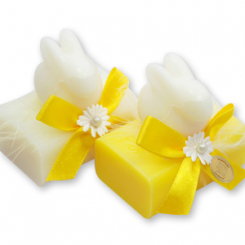 Schafmilchseife eckig 100g dekoriert mit Seife Hase 40g, Classic/Frangipani 
