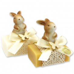 Schafmilchseife eckig 100g dekoriert mit Hase, Classic/Zirbe 