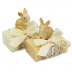 Schafmilchseife eckig 100g dekoriert mit Hase in Cello, Classic/Sheabutter 