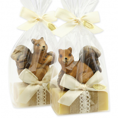 Schafmilchseife eckig 100g dekoriert mit Eichhörnchen in Cello, Classic/Zirbe 