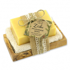 Schafmilchseife eckig 150g auf Olivenholz-Seifenschale "Wohlfühlzeit", Zirbe 