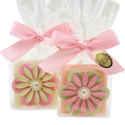 Sheep milk guest soap 35g decorated with a flower in a cellophane, classic/peony 