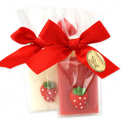Sheep milk guest soap 25g decorated with a strawberry in a cellophane, Classic/pomegranate 