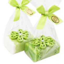 Schafmilchseife eckig 100g, dekoriert mit Filzblume in Cello, Classic/Birne 