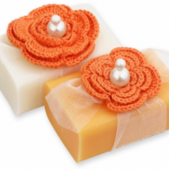 Schafmilchseife eckig 100g, dekoriert mit Häkelblume, Classic/Orange 