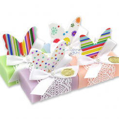 Schafmilchseife eckig 100g, dekoriert mit Holz Schmetterling, sortiert 