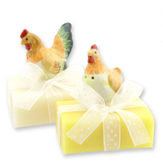 Schafmilchseife eckig 100g dekoriert mit Hahn/Huhn, Classic/Kamille 