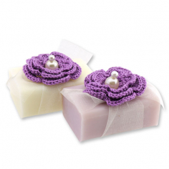 Schafmilchseife eckig 100g, dekoriert mit Häkelblume, Classic/Flieder 