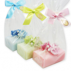 Schafmilchseife eckig 100g, dekoriert mit Rose in Cello, sortiert 