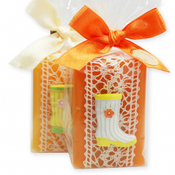 Sheep milk soap 100g, decorated with a gardening boot in a cellophane, Honey/propolis 