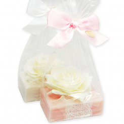 Schafmilchseife eckig 150g, dekoriert mit Rose in Cello, Schneerose/Pfingstrose 