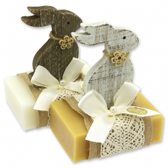 Schafmilchseife eckig 150g dekoriert mit Hase, Classic/Zirbe 