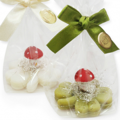 Schafmilchseife Kleeblatt 32g dekoriert mit Fliegenpilz in Cello, Eisenkraut 