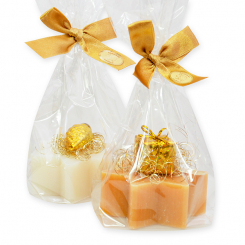 Schafmilchseife Stern 80g dekoriert mit Weihnachtsdeko gold in Cello, Classic/Zirbe 
