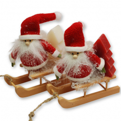 Schafmilchseife Weihnachtsbaum mini 24g dekoriert mit Wichtel auf Holzschlitten, Classic/Granatapfel 