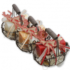 Drahtkorb gefüllt mit Schafmilchseife eckig 100g und Tannenbaum 16g dekoriert mit Hirsch, sortiert 