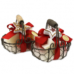 Drahtkorb gefüllt mit Schafmilchseife eckig 100g und Stern 20g dekoriert mit Lebkuchen, Classic/Granatapfel 